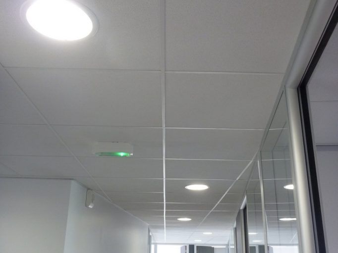 Faux plafond en dalles