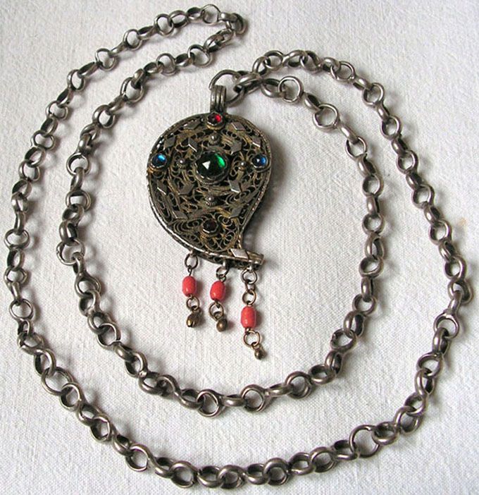 Collier et chaîne à gros maillons