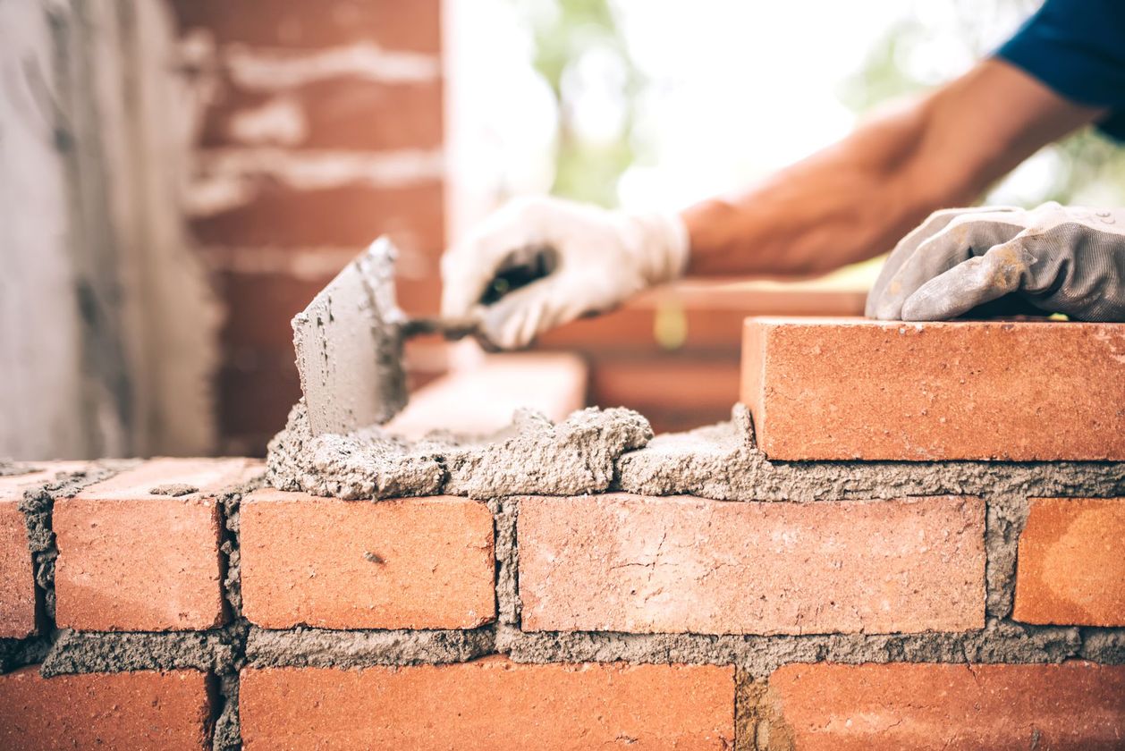 Construction d'un mur en briques