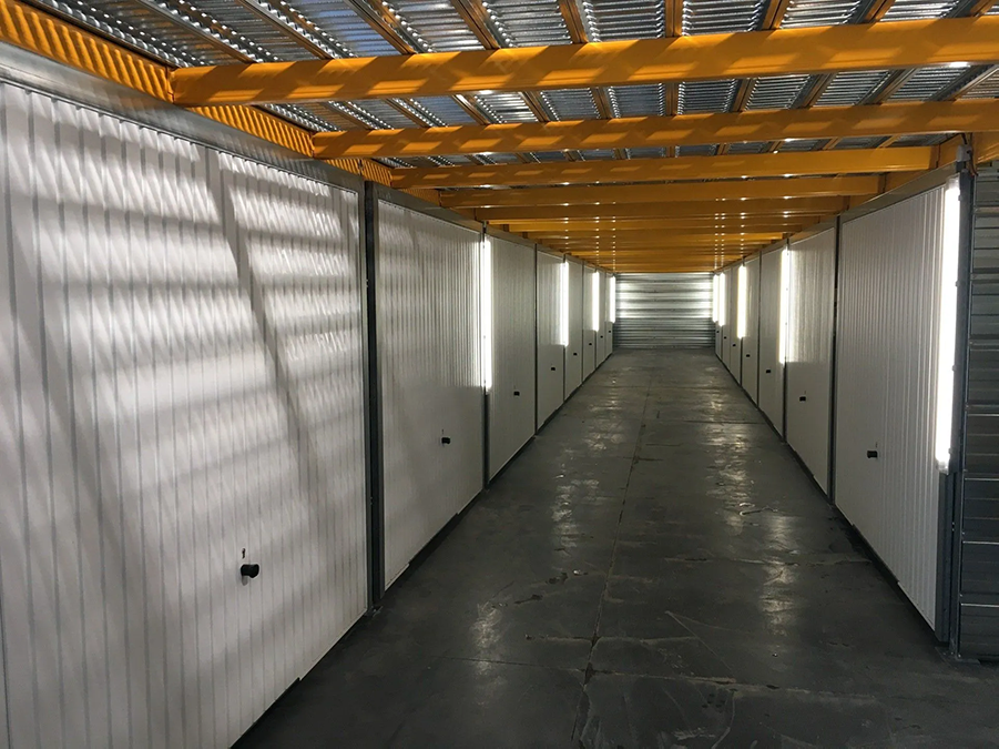Couloir de box de stockage de Gruissan port à sec