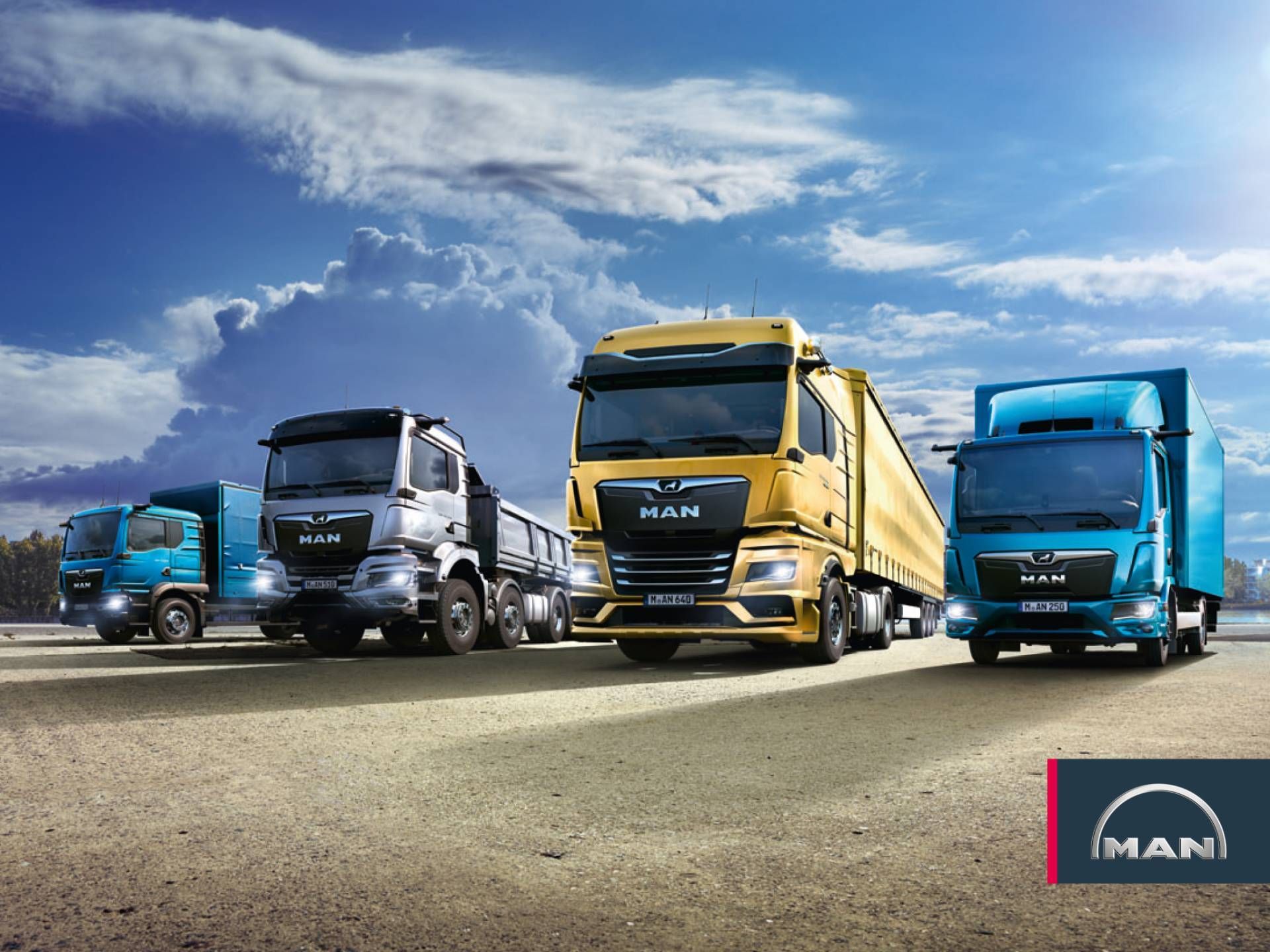 Lkws von MAN mit Licht an