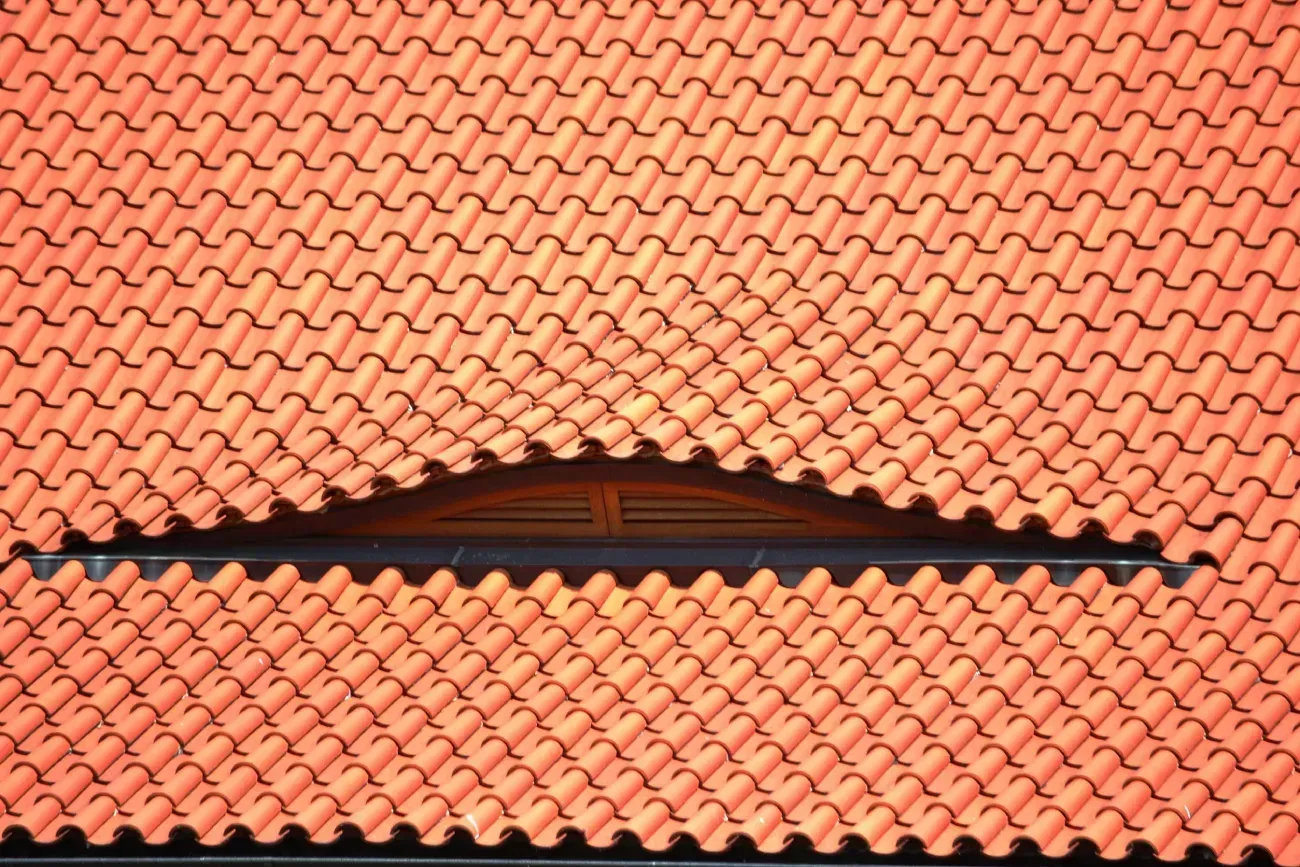 Tejado que ha sido impermeabilizado para evitar goteras