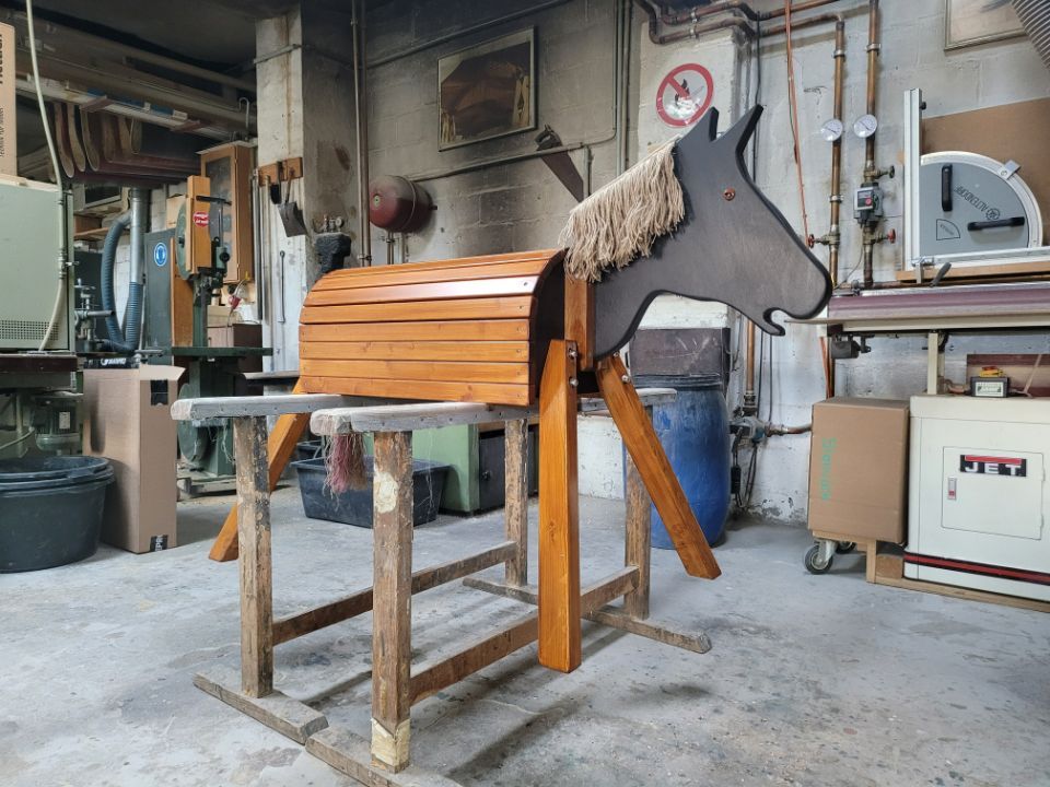 Pferd aus Holz für Training Fimmers GmbH & Co. KG