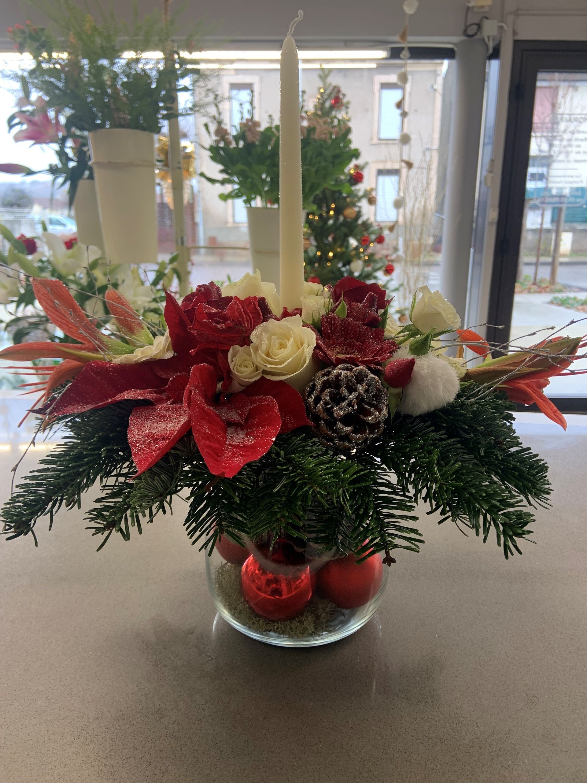 Bouquet de noël avec des branches de sapin