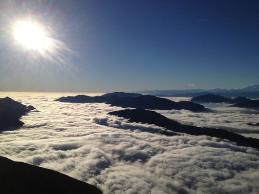 Sole - nuvole - montagne - cielo terso - ipnosi medica - Nicole Ferrera Espinosa - Arogno - Ticino