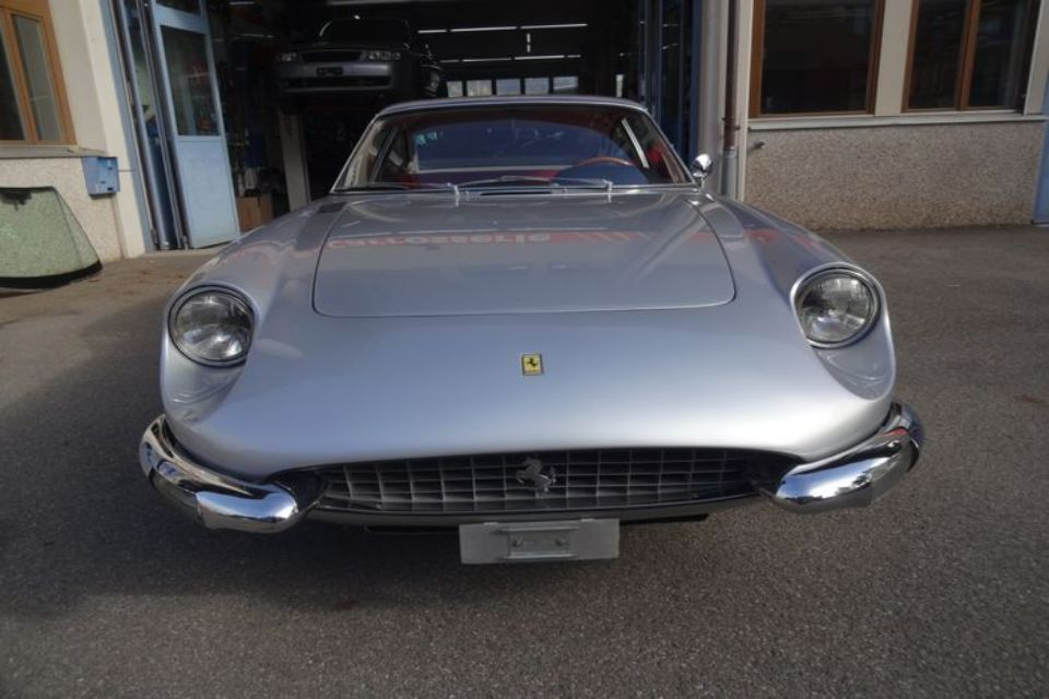 CARROSSERIE ERICH THEILER AG Silberner Ferrari Oldtimer