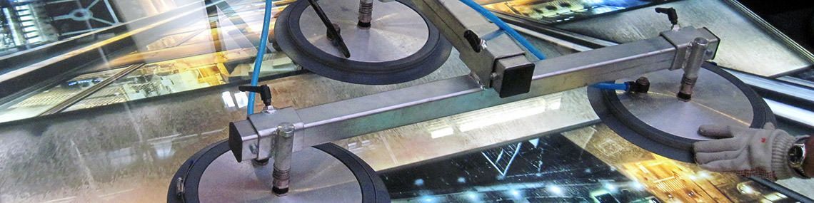 Eine Nahaufnahme einer Maschine mit vielen Rädern.