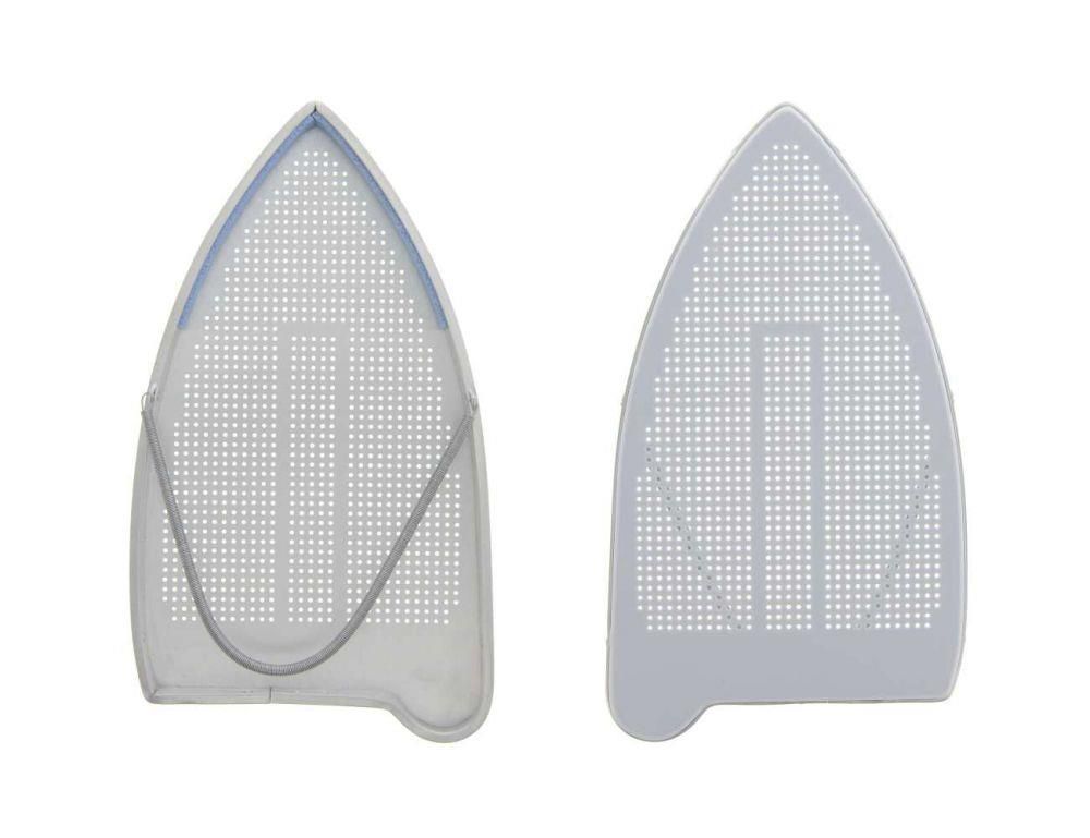 Ein Paar weiße Eisenabdeckungen auf weißem Hintergrund.