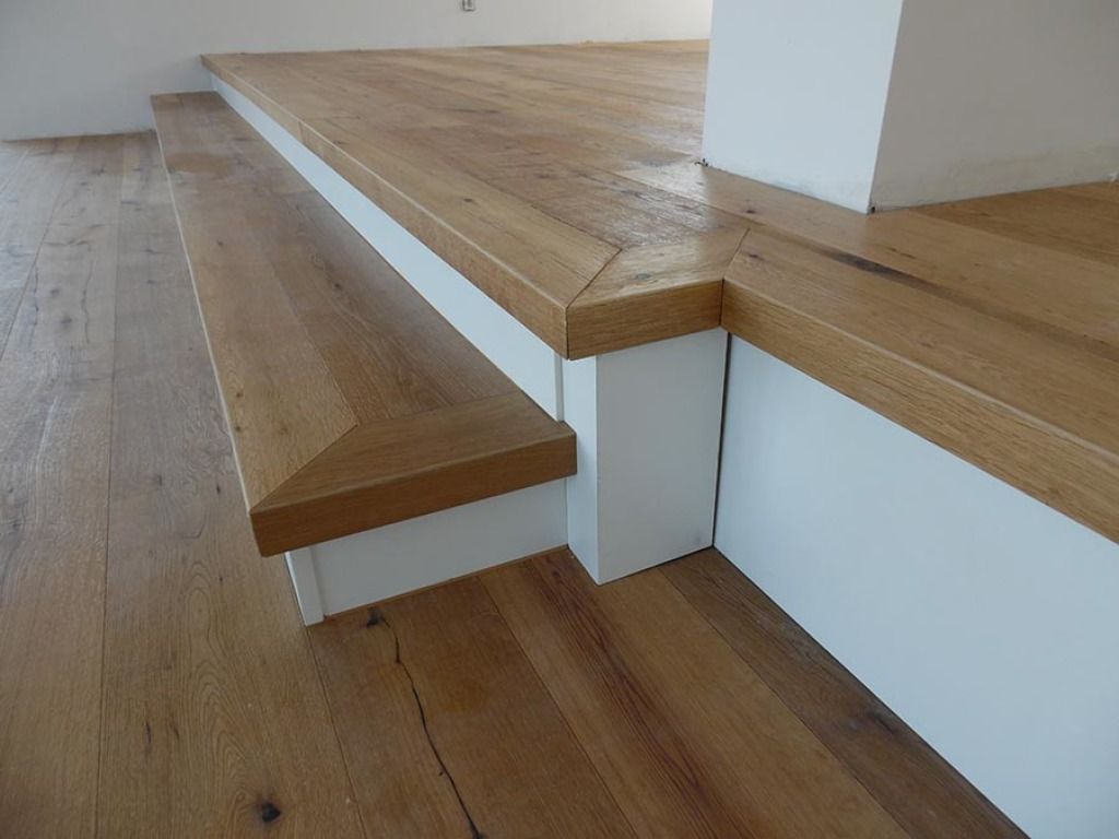 Raum Treppe Erhöhung 2 Stufen