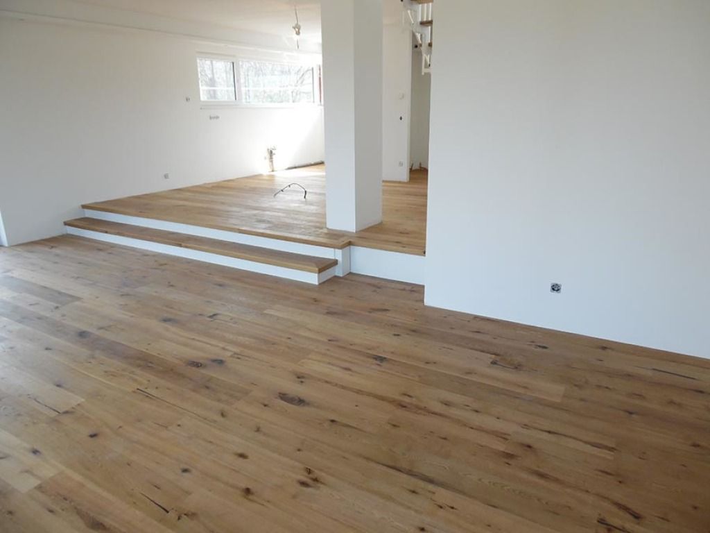 Raum Treppe Erhöhung