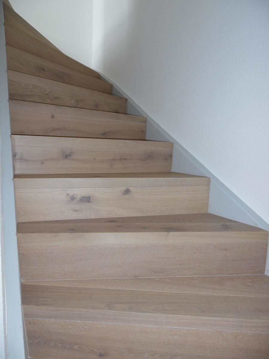 Treppe Holz geschlossen