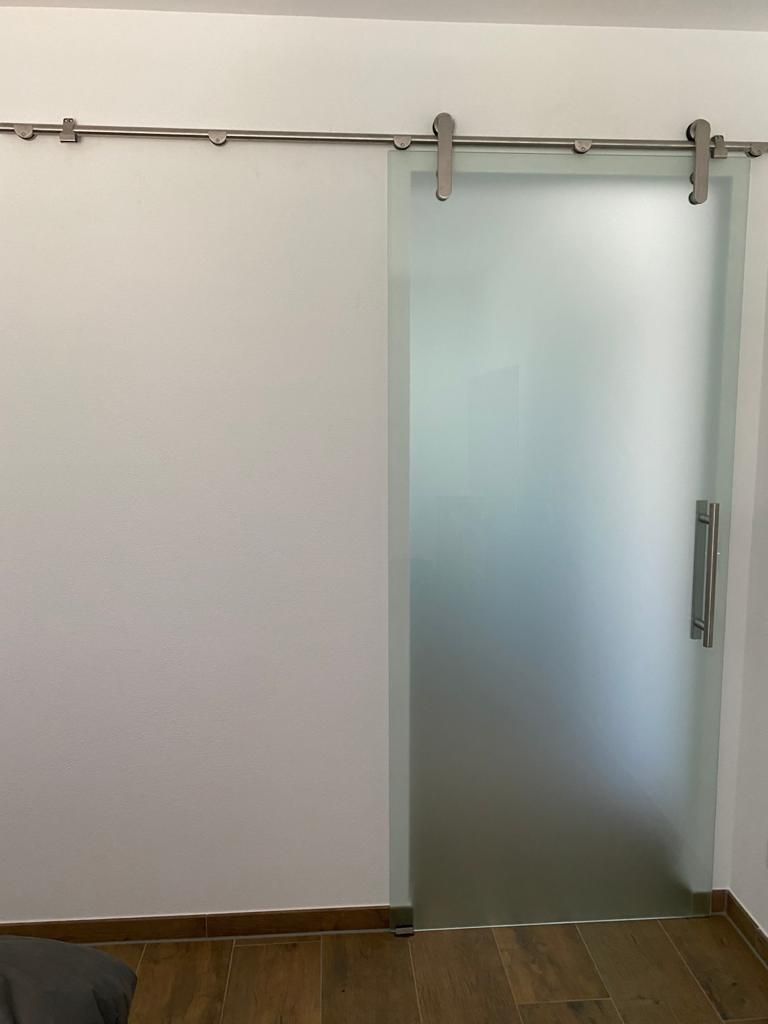 Tür aus Milchglas von Weikersdorfer Uwe Glaserei