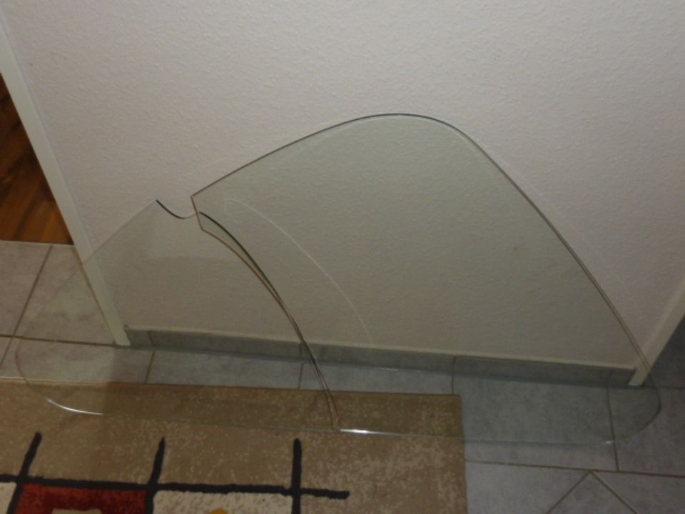 Gesprungene Glasplatte