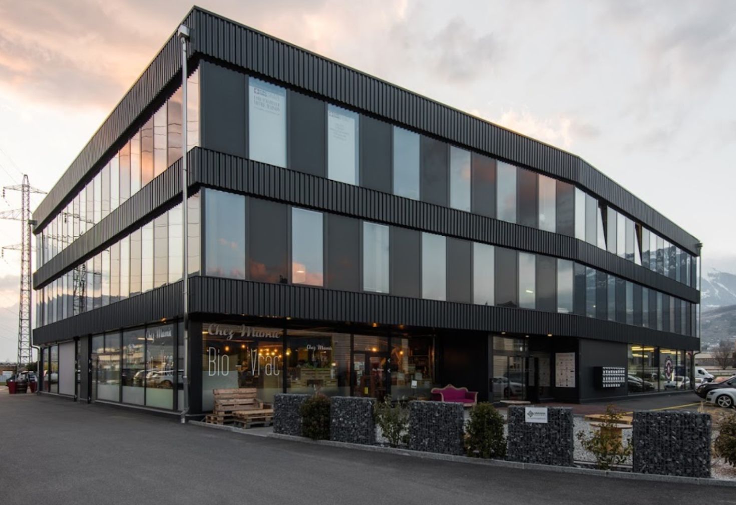 Bureaux, espace de travail et salle de conférence à Sion - Éconopôle