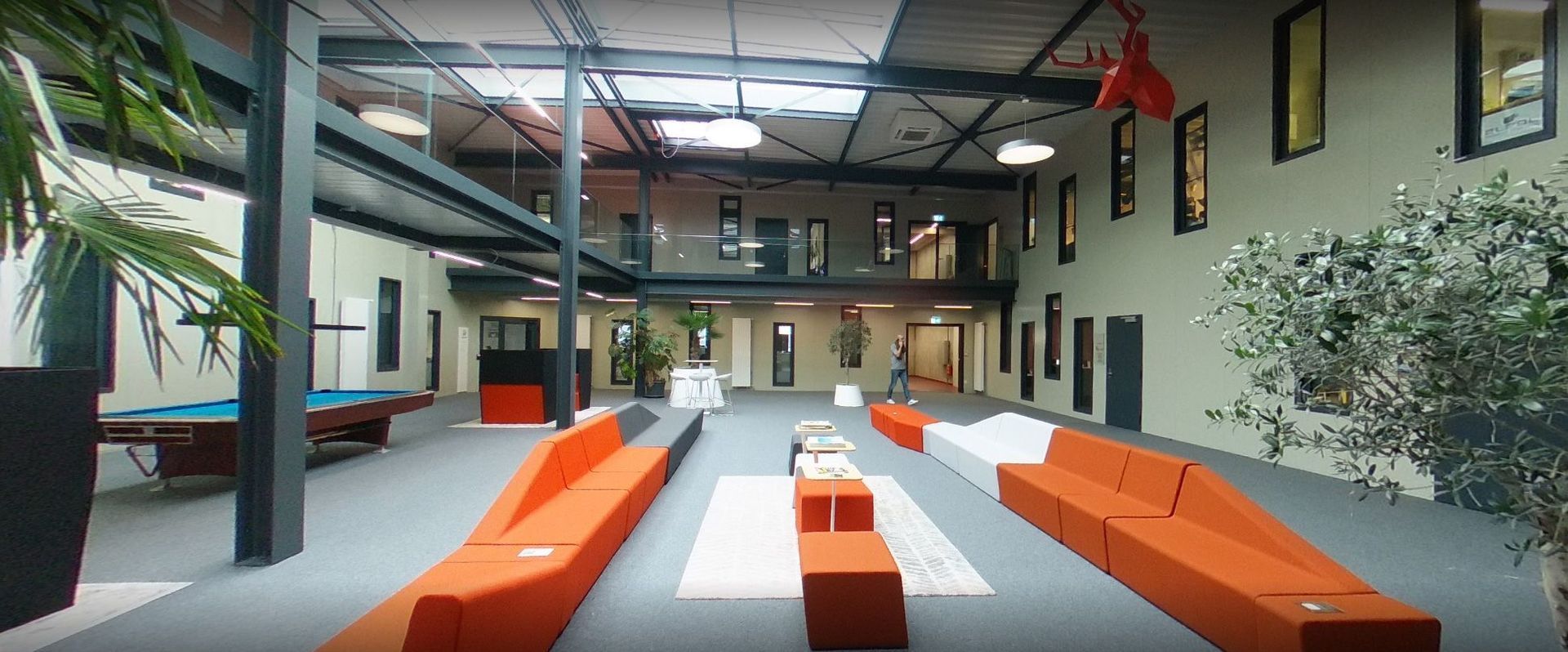 Bureaux, espace de travail et salle de conférence à Sion - Éconopôle