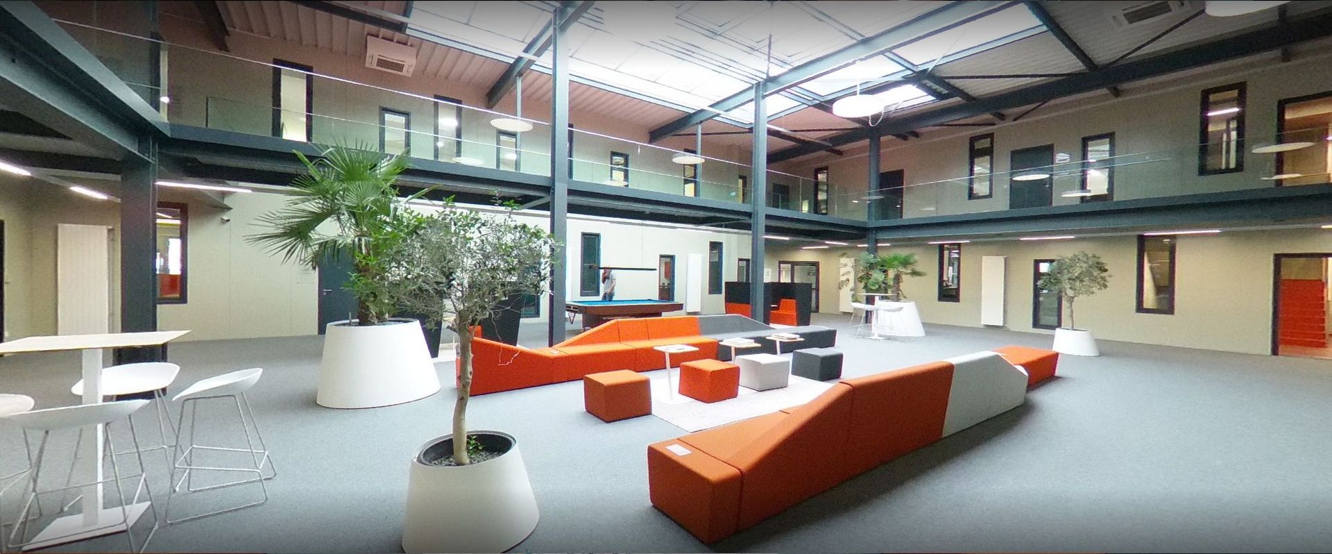 Bureaux, espace de travail et salle de conférence à Sion - Éconopôle