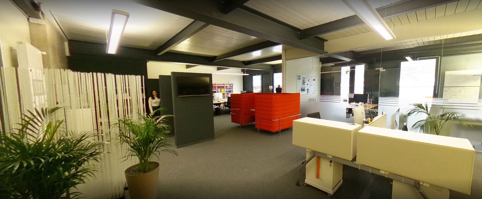 Bureaux, espace de travail et salle de conférence à Sion - Éconopôle