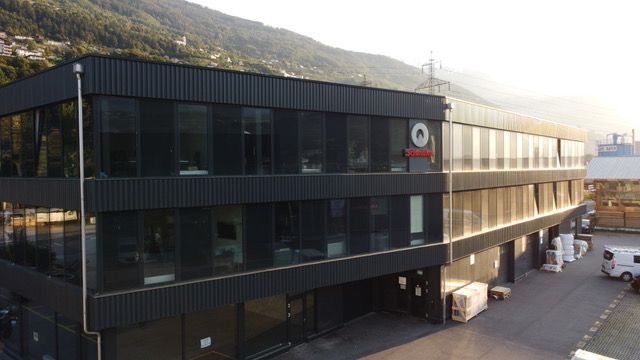 Bureaux, espace de travail et salle de conférence à Sion - Éconopôle