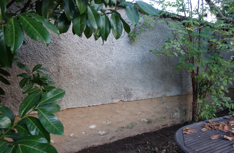 Soubassement en pierre