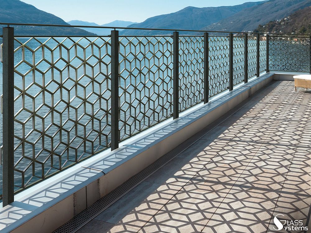 Clôture à motif géométrique