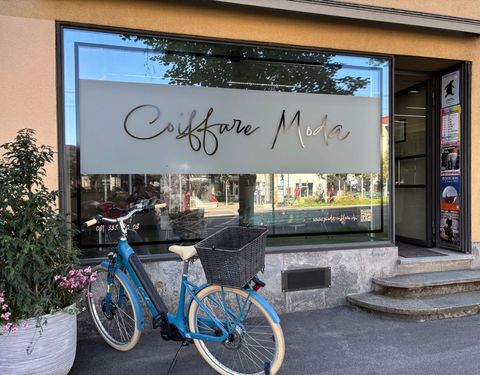 Schaufenster - Moda Coiffure