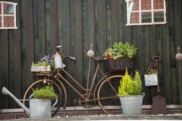 Altes Fahrrad mit Aussendekoration