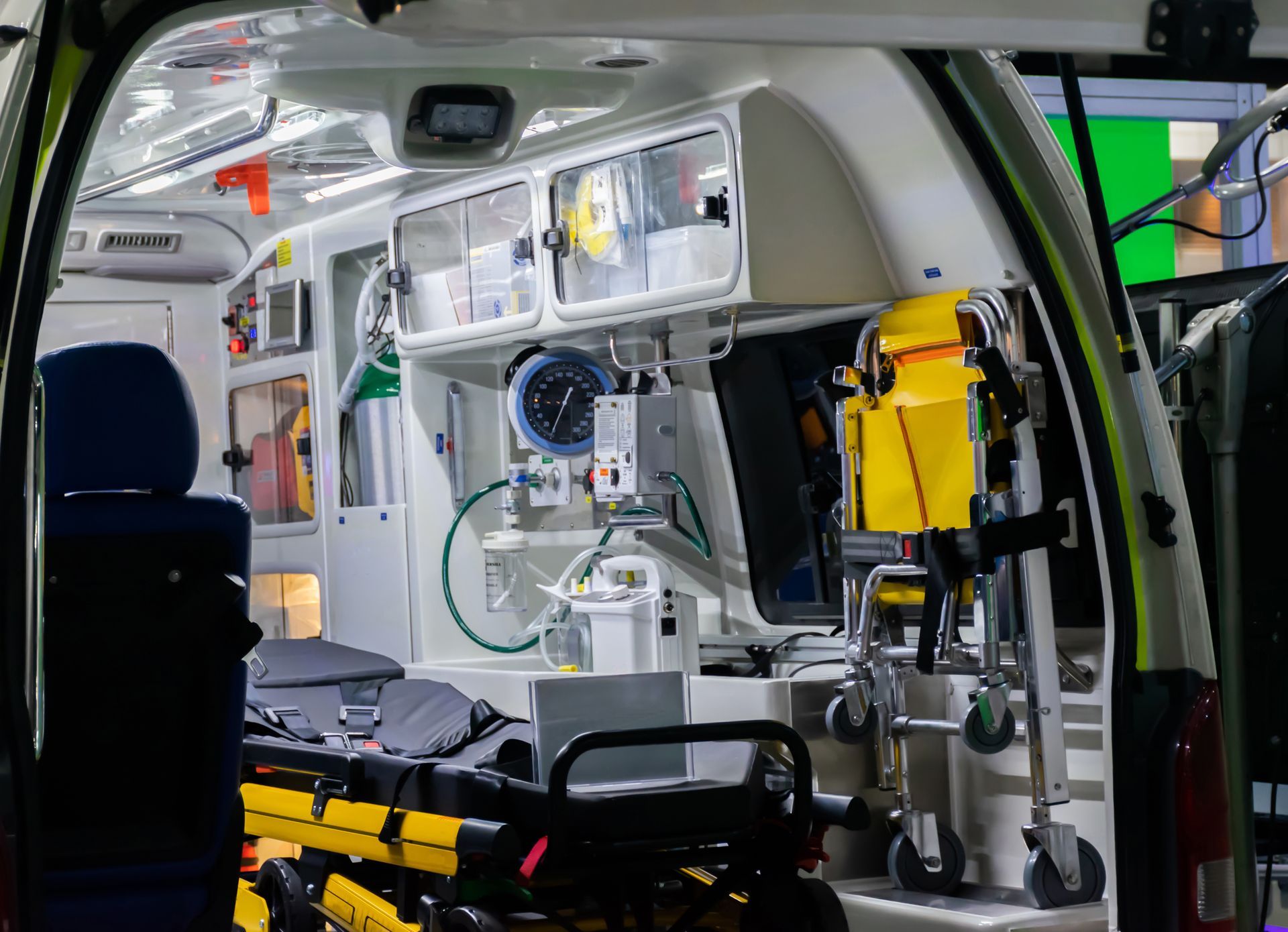 Intérieur d'une ambulance équipée