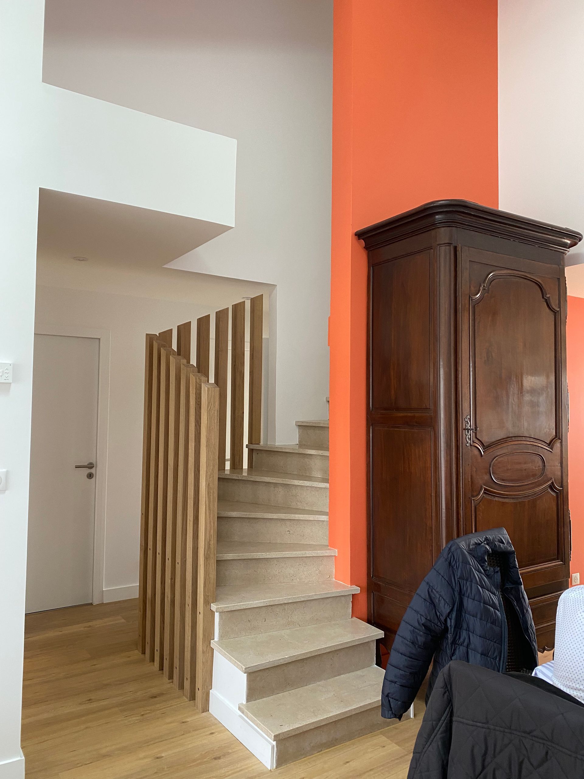 Photo d'escalier intérieur rénové