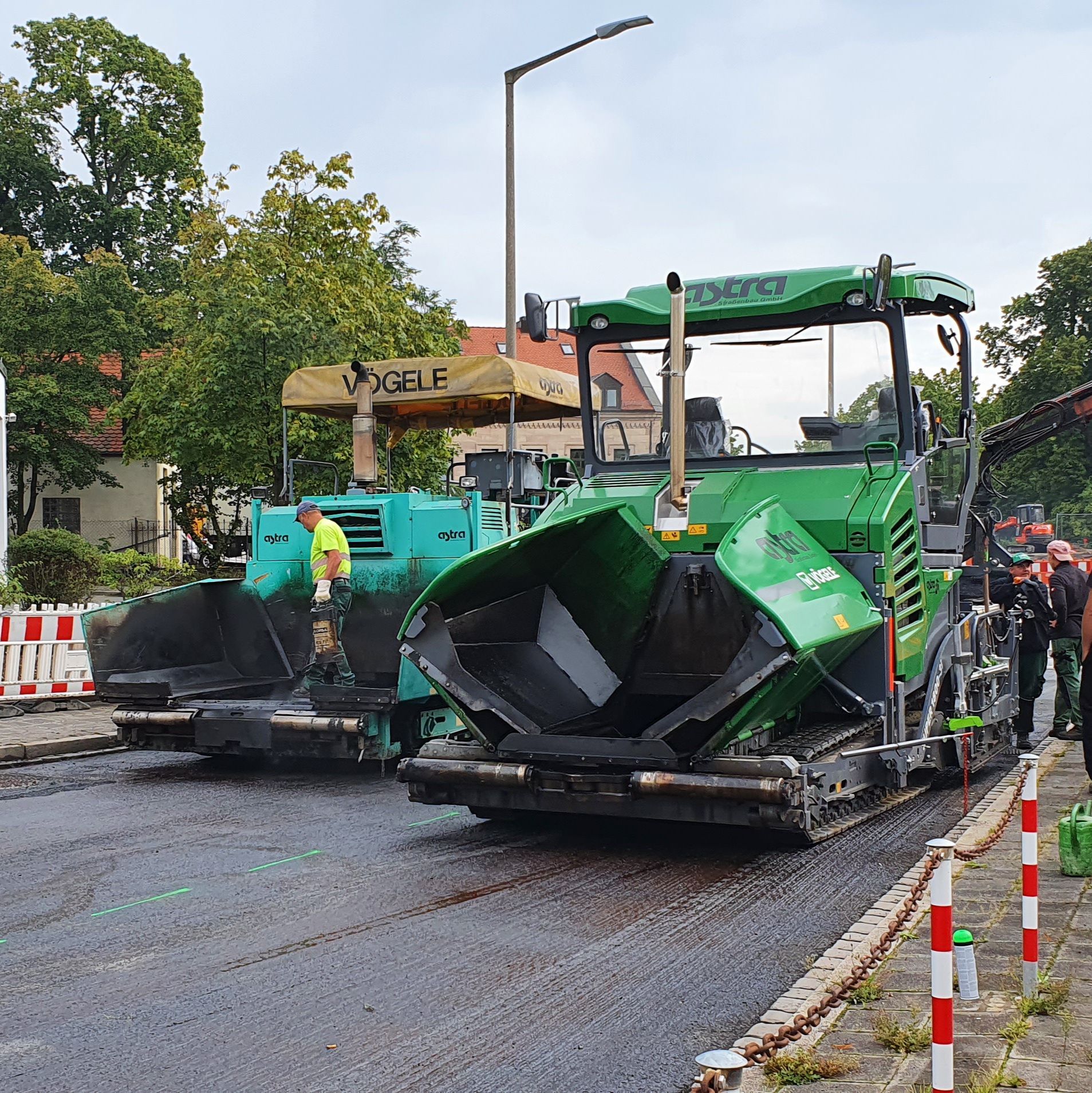 Astra strassenbau gmbh, strassenbau nuernberg, pflasterarbeiten nuernberg, einfahrten, gehwege,terrassen, strassen- und wegebau nuernberg, jobs nuernberg, jobs strassenbau nuernberg, facharbeiter strassen- und asphaltbau, baugeraetefuehrer, ausbildung bei astra, ausbildung nuernberg baubranche, ausbildung strassenbauer, ausbildung baugeraetefuehrer, ausbildung 2020, karriere bauwesen nuernberg, familienunternehmen nuernberg, strassenbauvorhaben, erfahrenes pflasterunternehmen, kreatives pflasterunternehmen, individuelles design aus stein