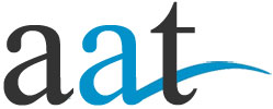 La parola aat è scritta in nero e blu su sfondo bianco.
