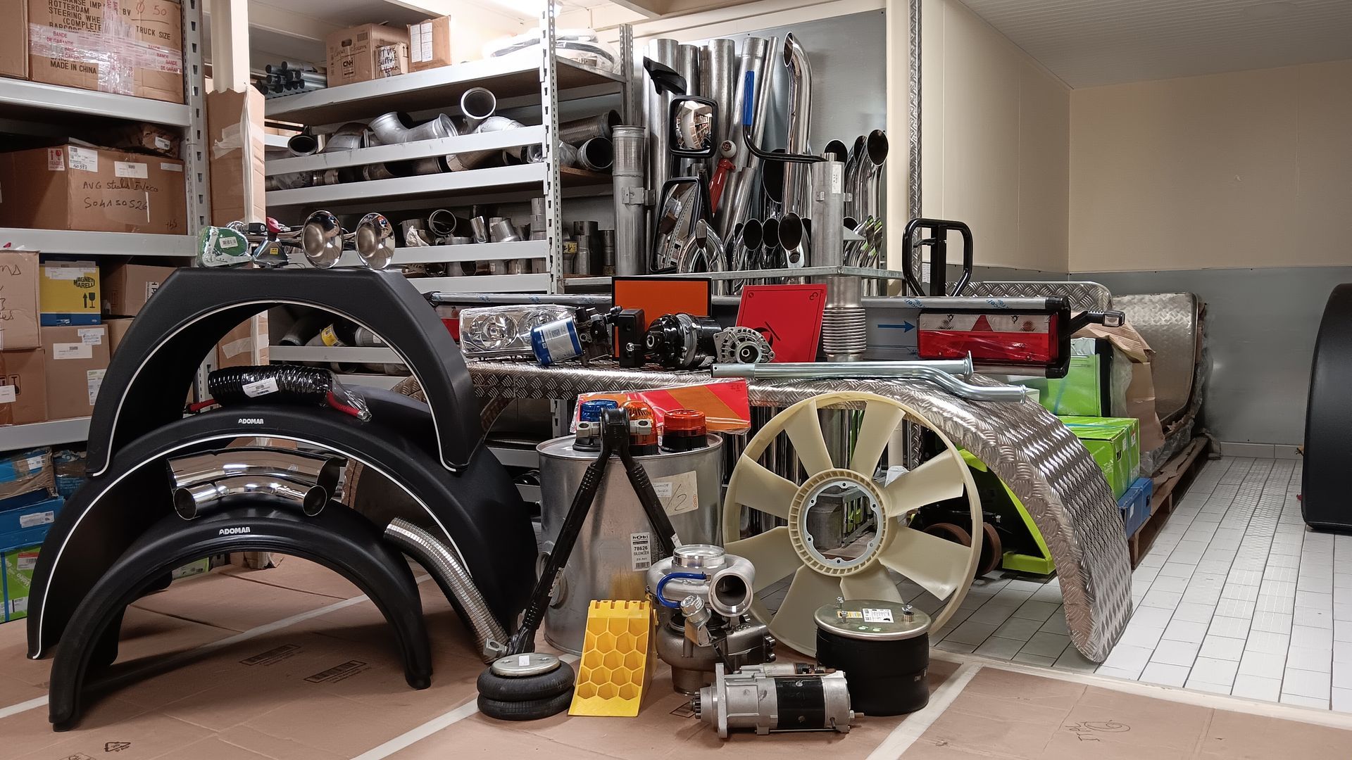 Enjoliveur et garde boue pour camion