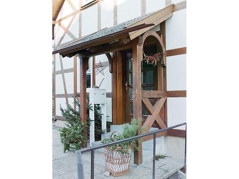 Uwe Fischer HOLZBAU in Coburg-Creidlitz, Zimmerei, Angebotserstellung, Carports, Terrassen, Pergolen, Dacheindeckungen, Dachstühle, Gauben, Modernisierungen, Dachflächenfenster, Handel mit Baumaterialien, Dachsanierung, Dachdämmung, Umbauten, Ausbauten, Dachausbauten, Umdeckungen