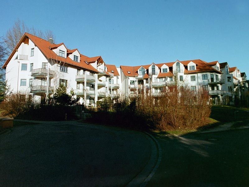 Uwe Fischer HOLZBAU in Coburg-Creidlitz, Wohnanlagen, Zimmerei, Angebotserstellung, Carports, Terrassen, Pergolen, Dacheindeckungen, Dachstühle, Gauben, Modernisierungen, Dachflächenfenster, Handel mit Baumaterialien, Dachsanierung, Dachdämmung, Umbauten, Ausbauten, Dachausbauten, Umdeckungen