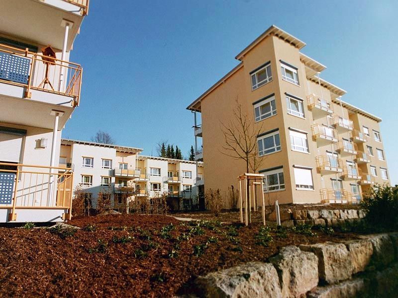 Uwe Fischer HOLZBAU in Coburg-Creidlitz, Wohnanlagen, Zimmerei, Angebotserstellung, Carports, Terrassen, Pergolen, Dacheindeckungen, Dachstühle, Gauben, Modernisierungen, Dachflächenfenster, Handel mit Baumaterialien, Dachsanierung, Dachdämmung, Umbauten, Ausbauten, Dachausbauten, Umdeckungen