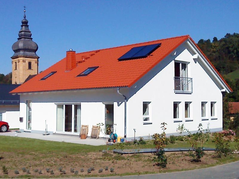 Uwe Fischer HOLZBAU in Coburg-Creidlitz, Leistungsspektrum, Zimmerei, Angebotserstellung, Carports, Terrassen, Pergolen, Dacheindeckungen, Dachstühle, Gauben, Modernisierungen, Dachflächenfenster, Handel mit Baumaterialien, Dachsanierung, Umdeckungen