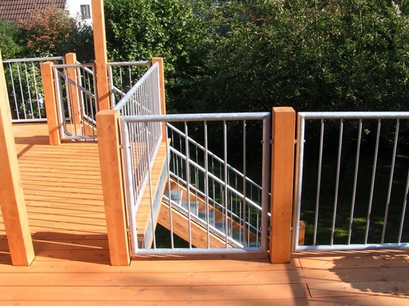 Uwe Fischer HOLZBAU in Coburg-Creidlitz, Zimmerei, Angebotserstellung, Carports, Terrassen, Pergolen, Dacheindeckungen, Dachstühle, Gauben, Modernisierungen, Dachflächenfenster, Handel mit Baumaterialien, Dachsanierung, Dachdämmung, Umbauten, Ausbauten, Dachausbauten, Umdeckungen