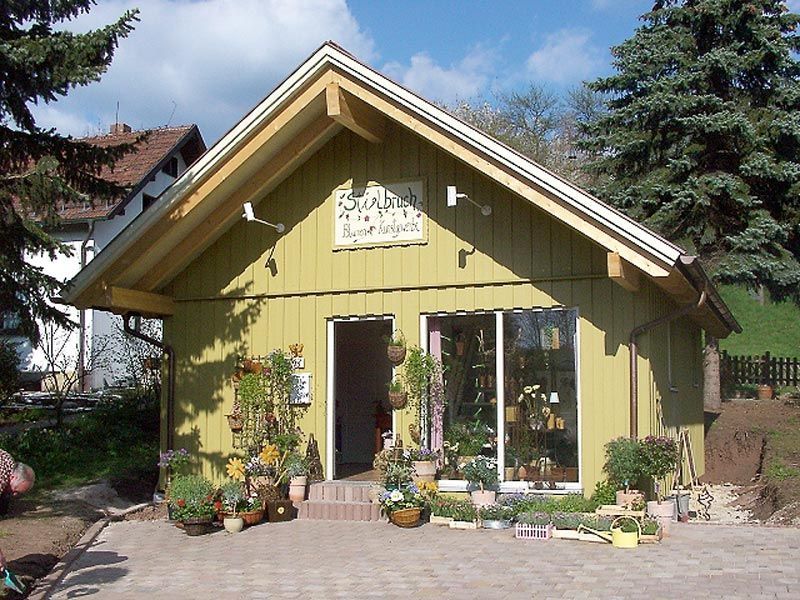 Uwe Fischer HOLZBAU in Coburg-Creidlitz, Zimmerei, Angebotserstellung, Carports, Terrassen, Pergolen, Dacheindeckungen, Dachstühle, Gauben, Modernisierungen, Dachflächenfenster, Handel mit Baumaterialien, Dachsanierung, Dachdämmung, Umbauten, Ausbauten, Dachausbauten, Umdeckungen