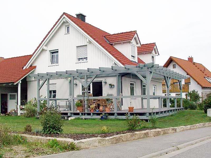 Uwe Fischer HOLZBAU in Coburg-Creidlitz, Zimmerei, Angebotserstellung, Carports, Terrassen, Pergolen, Dacheindeckungen, Dachstühle, Gauben, Modernisierungen, Dachflächenfenster, Handel mit Baumaterialien, Dachsanierung, Dachdämmung, Umbauten, Ausbauten, Dachausbauten, Umdeckungen
