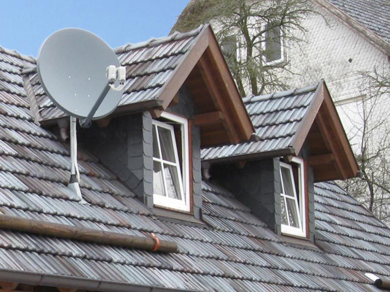 Uwe Fischer HOLZBAU in Coburg-Creidlitz, Zimmerei, Angebotserstellung, Carports, Terrassen, Pergolen, Dacheindeckungen, Dachstühle, Gauben, Modernisierungen, Dachflächenfenster, Handel mit Baumaterialien, Dachsanierung, Dachdämmung, Umbauten, Ausbauten, Dachausbauten, Umdeckungen