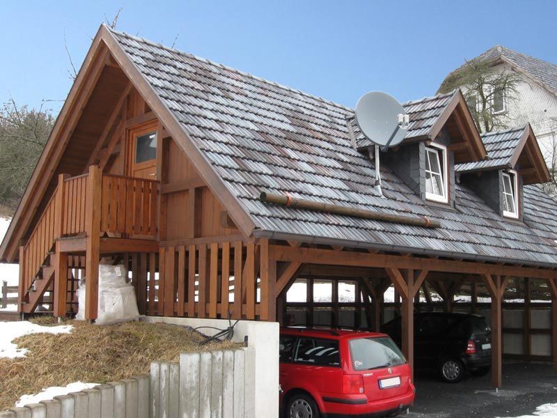 Uwe Fischer HOLZBAU in Coburg-Creidlitz, Zimmerei, Angebotserstellung, Carports, Terrassen, Pergolen, Dacheindeckungen, Dachstühle, Gauben, Modernisierungen, Dachflächenfenster, Handel mit Baumaterialien, Dachsanierung, Dachdämmung, Umbauten, Ausbauten, Dachausbauten, Umdeckungen