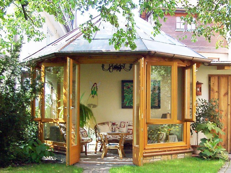 Uwe Fischer HOLZBAU in Coburg-Creidlitz, Zimmerei, Angebotserstellung, Carports, Terrassen, Pergolen, Dacheindeckungen, Dachstühle, Gauben, Modernisierungen, Dachflächenfenster, Handel mit Baumaterialien, Dachsanierung, Dachdämmung, Umbauten, Ausbauten, Dachausbauten, Umdeckungen