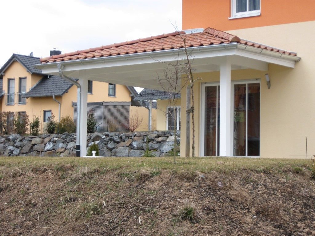 Uwe Fischer HOLZBAU in Coburg-Creidlitz, Zimmerei, Angebotserstellung, Carports, Terrassen, Pergolen, Dacheindeckungen, Dachstühle, Gauben, Modernisierungen, Dachflächenfenster, Handel mit Baumaterialien, Dachsanierung, Dachdämmung, Umbauten, Ausbauten, Dachausbauten, Umdeckungen