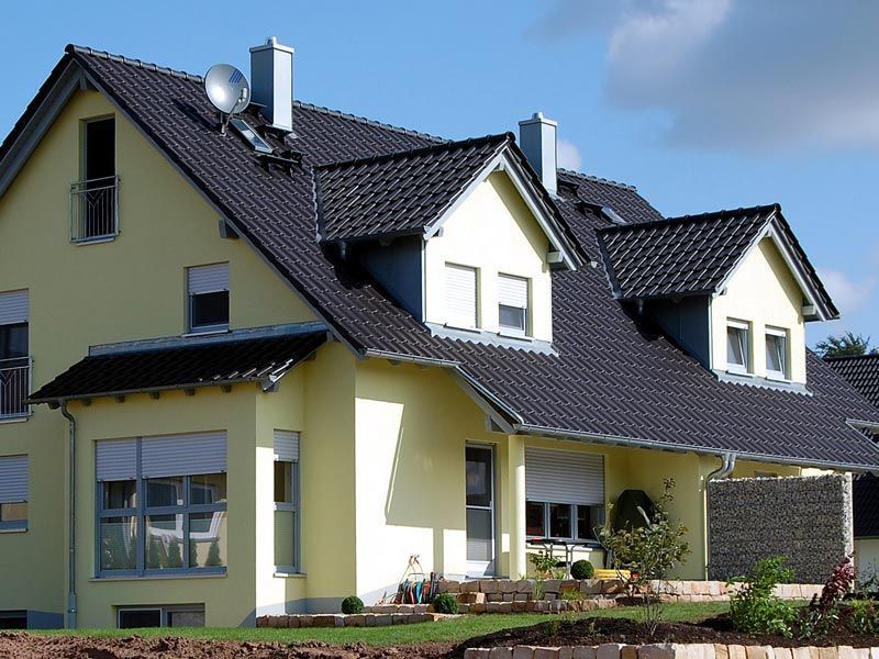 Uwe Fischer HOLZBAU in Coburg-Creidlitz, Zimmerei, Angebotserstellung, Carports, Terrassen, Pergolen, Dacheindeckungen, Dachstühle, Gauben, Modernisierungen, Dachflächenfenster, Handel mit Baumaterialien, Dachsanierung, Dachdämmung, Umbauten, Ausbauten, Dachausbauten, Umdeckungen