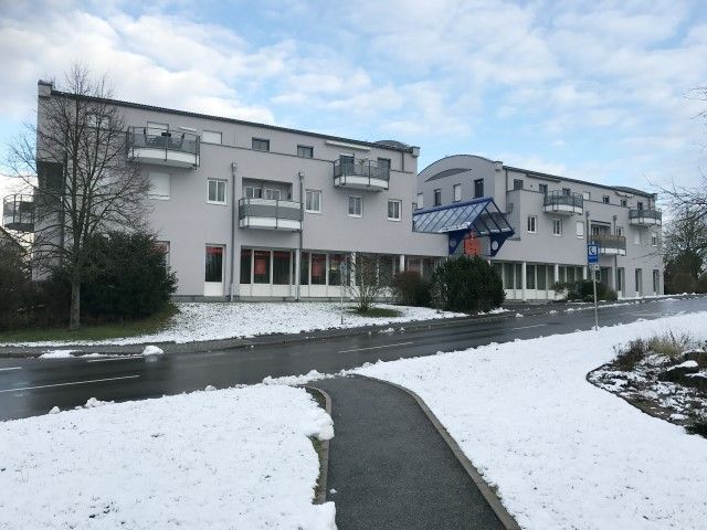 Uwe Fischer HOLZBAU in Coburg-Creidlitz, Wohnanlagen, Zimmerei, Angebotserstellung, Carports, Terrassen, Pergolen, Dacheindeckungen, Dachstühle, Gauben, Modernisierungen, Dachflächenfenster, Handel mit Baumaterialien, Dachsanierung, Dachdämmung, Umbauten, Ausbauten, Dachausbauten, Umdeckungen