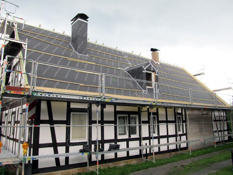 Uwe Fischer HOLZBAU in Coburg-Creidlitz, Zimmerei, Angebotserstellung, Carports, Terrassen, Pergolen, Dacheindeckungen, Dachstühle, Gauben, Modernisierungen, Dachflächenfenster, Handel mit Baumaterialien, Dachsanierung, Dachdämmung, Umbauten, Ausbauten, Dachausbauten, Umdeckungen