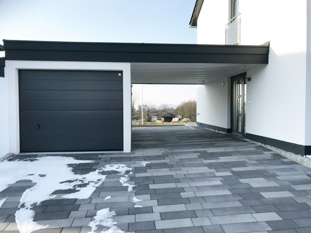 Uwe Fischer HOLZBAU in Coburg-Creidlitz, Zimmerei, Angebotserstellung, Carports, Terrassen, Pergolen, Dacheindeckungen, Dachstühle, Gauben, Modernisierungen, Dachflächenfenster, Handel mit Baumaterialien, Dachsanierung, Dachdämmung, Umbauten, Ausbauten, Dachausbauten, Umdeckungen