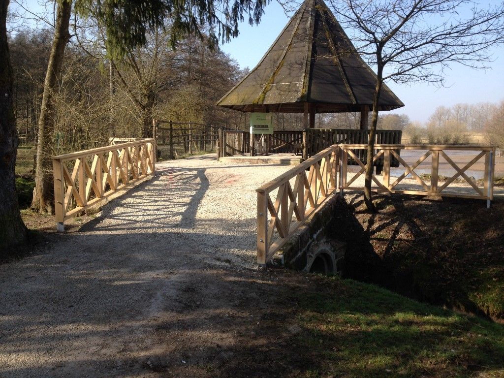 Uwe Fischer HOLZBAU in Coburg-Creidlitz, Zimmerei, Angebotserstellung, Carports, Terrassen, Pergolen, Dacheindeckungen, Dachstühle, Gauben, Modernisierungen, Dachflächenfenster, Handel mit Baumaterialien, Dachsanierung, Dachdämmung, Umbauten, Ausbauten, Dachausbauten, Umdeckungen