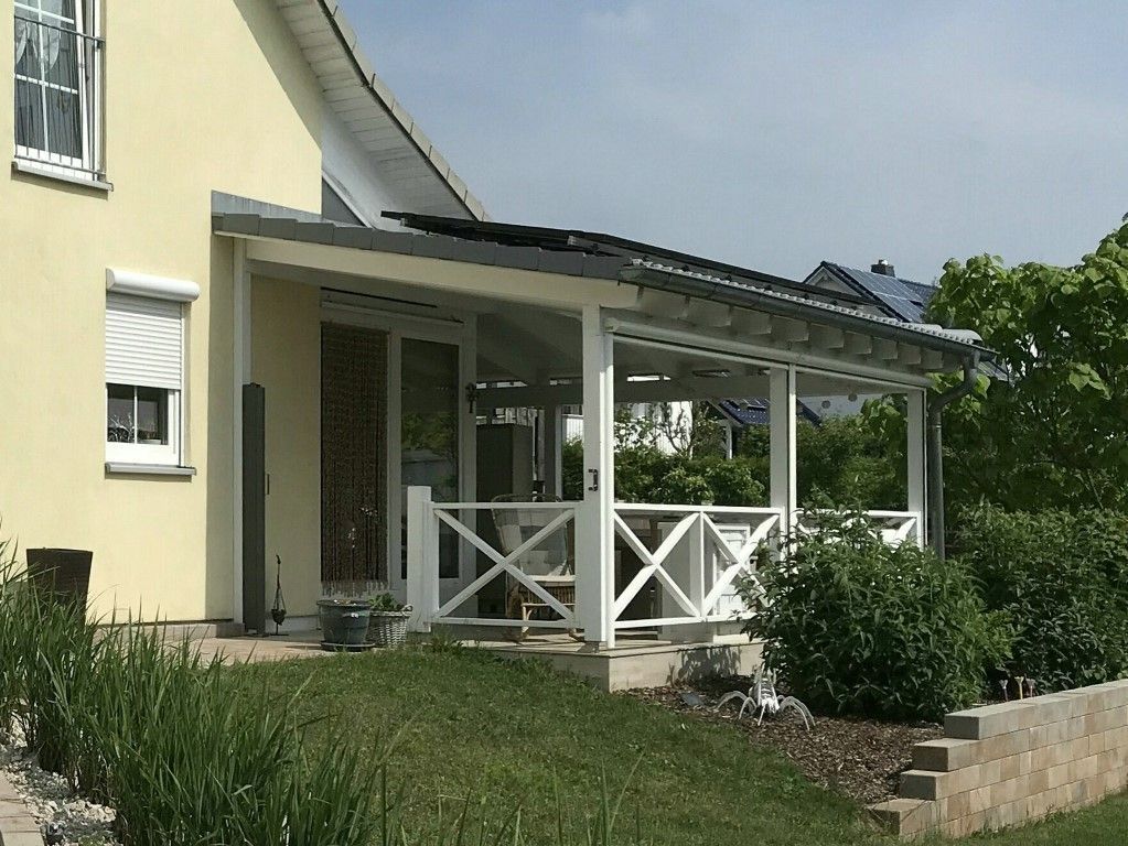 Uwe Fischer HOLZBAU in Coburg-Creidlitz, Zimmerei, Angebotserstellung, Carports, Terrassen, Pergolen, Dacheindeckungen, Dachstühle, Gauben, Modernisierungen, Dachflächenfenster, Handel mit Baumaterialien, Dachsanierung, Dachdämmung, Umbauten, Ausbauten, Dachausbauten, Umdeckungen