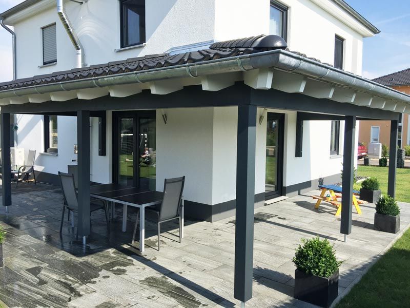 Uwe Fischer HOLZBAU in Coburg-Creidlitz, Zimmerei, Angebotserstellung, Carports, Terrassen, Pergolen, Dacheindeckungen, Dachstühle, Gauben, Modernisierungen, Dachflächenfenster, Handel mit Baumaterialien, Dachsanierung, Dachdämmung, Umbauten, Ausbauten, Dachausbauten, Umdeckungen