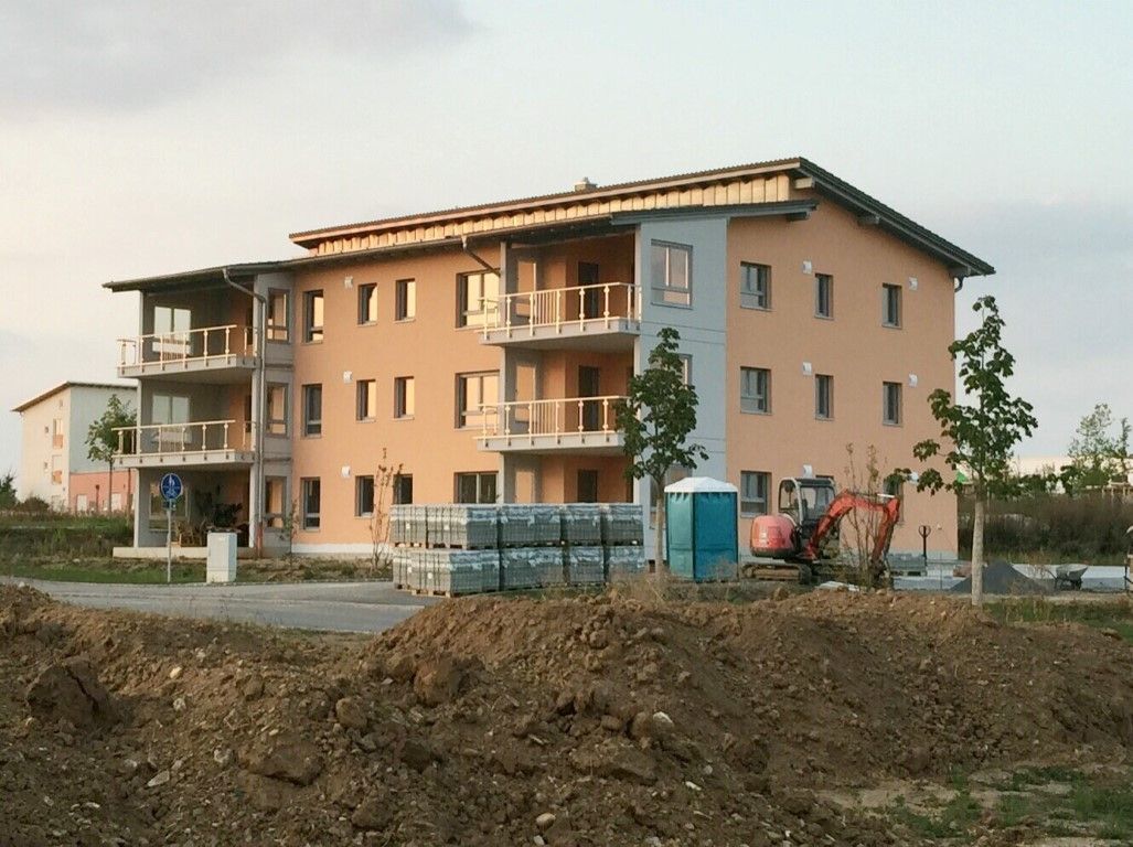 Uwe Fischer HOLZBAU in Coburg-Creidlitz, Wohnanlagen, Zimmerei, Angebotserstellung, Carports, Terrassen, Pergolen, Dacheindeckungen, Dachstühle, Gauben, Modernisierungen, Dachflächenfenster, Handel mit Baumaterialien, Dachsanierung, Dachdämmung, Umbauten, Ausbauten, Dachausbauten, Umdeckungen